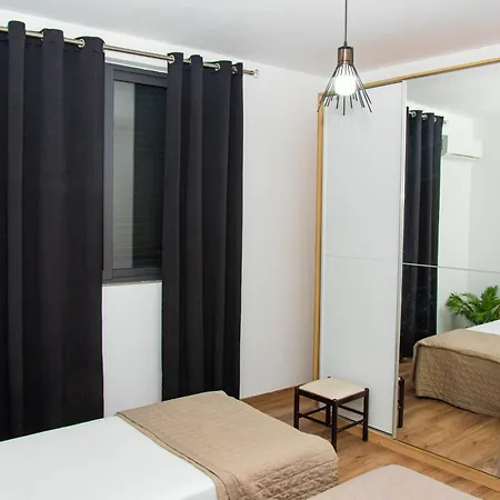 Lucas Relaxing House * Tirana