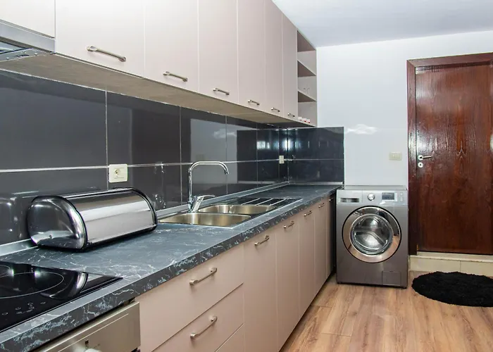 Villa Lucas Relaxing House Tirana